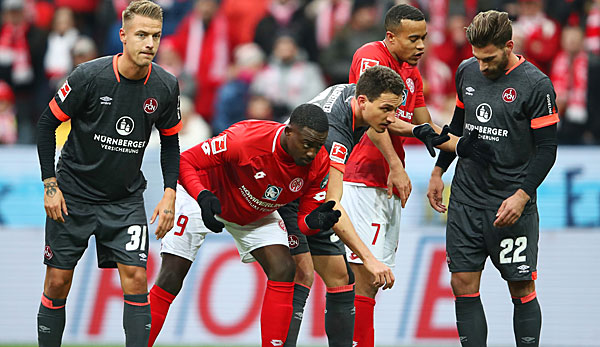 Der 1. FC Nürnberg rutscht dem Abstieg immer weiter entgegen.