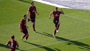 Der 1. FC Nürnberg setzte gegen den FC Augsburg ein Lebenszeichen im Abstiegskampf.