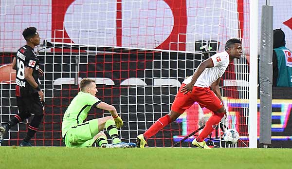 Erlösender Moment: Jhon Cordoba macht gegen Bayer Leverkusen das 1:0 für den 1. FC Köln.