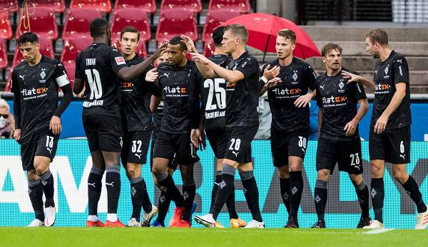 Borussia Mönchengladbach feiert den Derbysieg beim 1. FC Köln.