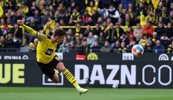 Thorgan Hazard trifft zum 1:0 für den BVB gegen den 1. FC Köln.