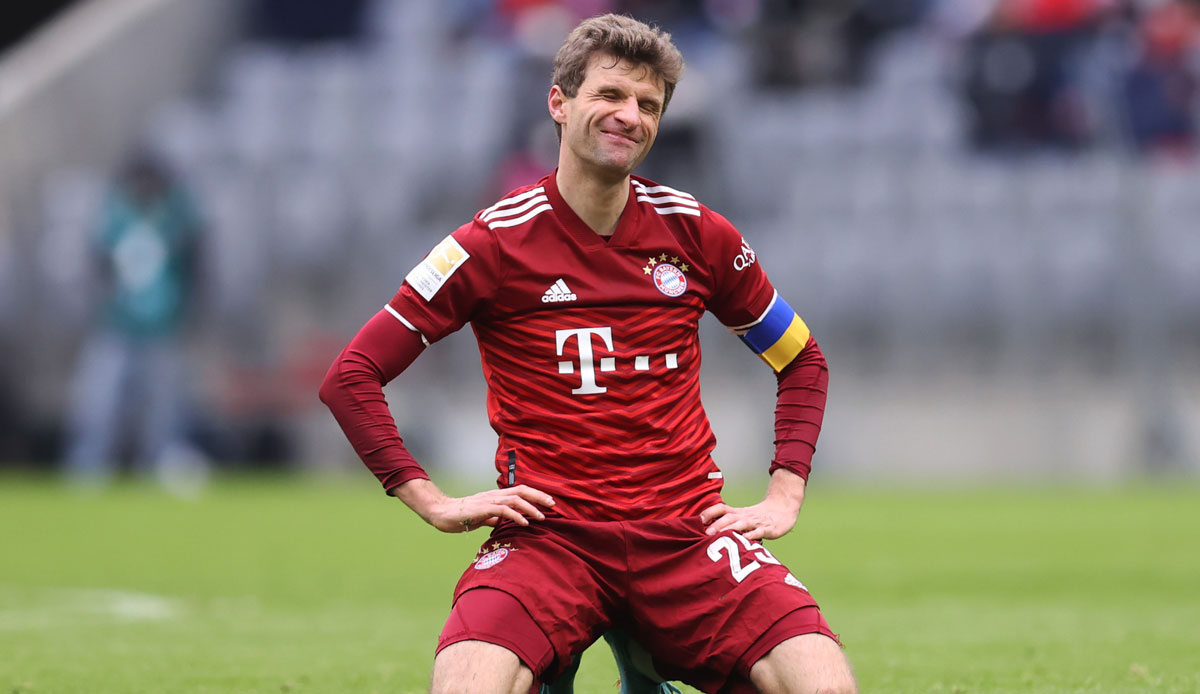 Der FC Bayern ist gegen Bayer Leverkusen nicht über ein 1:1 (1:1)-Unentschieden hinaus gekommen. Bei den Bayern feiert Thomas Müller ein unrühmliches Debüt, Dayot Upamecano liefert den nächsten vogelwilden Auftritt ab. Die Noten und Einzelkritiken.