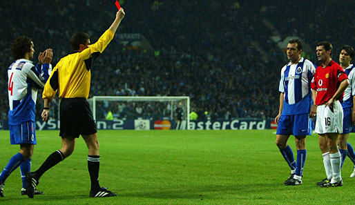 Roy Keane sieht im Februar 2004 im Spiel gegen Porto die rote Karte.