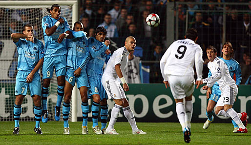 Christiano Ronaldo erzielte zwei Treffer beim 3:1-Sieg gegen Marseille, darunter auch dieser Freistoß