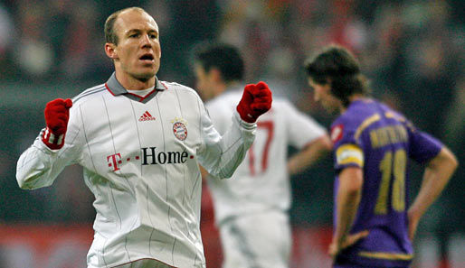 Arjen Robben brachte den FC Bayern gegen den AC Florenz per Elfmeter mit 1:0 in Führung