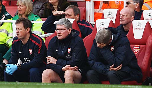 Bloß nicht mehr hinsehen: Arsenal-Coach Arsene Wenger war nach der WestBrom-Pleite bedient