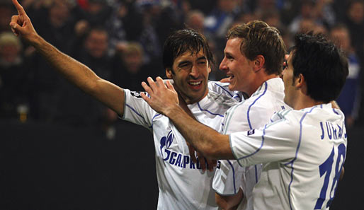 Raul (l.) erzielte gegen Hapoel Tel Aviv zwei Treffer für Schalke 04