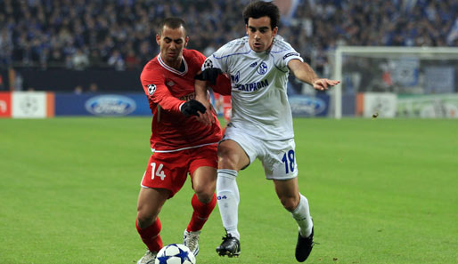 Jose Manuel Jurado (r.) erzielte im Hinspiel gegen Hapoel Tel Aviv ein Traumtor