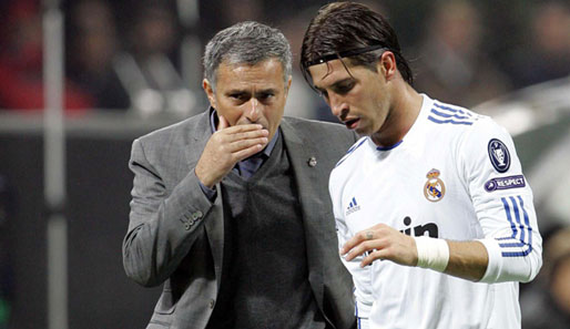 Eine Absprache mit Sergio Ramos (r.) kam Jose Mourinho teuer zu stehen