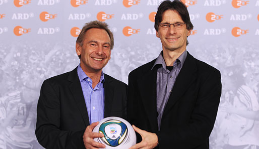 Dieter Gruschwitz (l.) hat den Kauf der Champions-League-TV-Rechte verteidigt