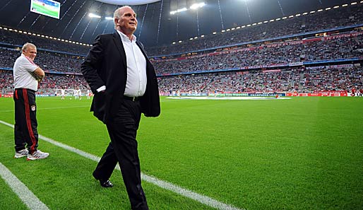 FCB-Präsident Hoeneß: "Eine Katastrophe, wenn im Land des Weltmeisters Spiele abgesagt werden"