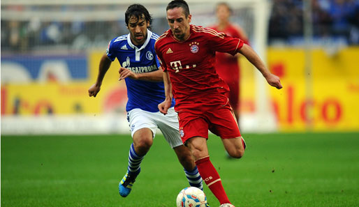 Franck Ribery (r.) sieht Bayern München beinahe auf Augenhöhe mit dem FC Barcelona