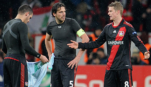 Rätselraten nach der nächsten Pleite: die Leverkusener Augusto, Friedrich und Bender (v.l.)