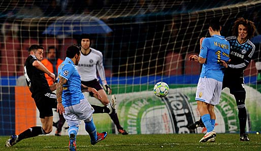 Ezequiel Lavezzi (2.v.l.) traf zum 1:1 und zum 3:1 für den SSC Neapel gegen Chelsea