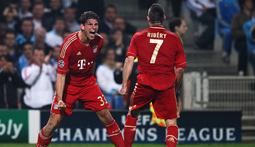 Mario Gomez und Franck Ribery zelebrieren den Halbfinaleinzug gegen Olympique Marseille