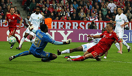 Wenn er auf dem Platz steht, ist voller Einsatz garantiert - Bayerns Matchwinner Ivica Olic (2.v.r.)