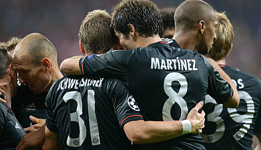 Bastian Schweinsteiger und Javi Martinez bildeten das defensive Mittelfeld gegen Valencia