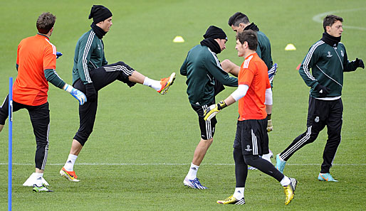 Cristiano Ronaldo (2.v.l.) bei einer Übung auf dem Valdebebas-Trainingsplatz in Madrid