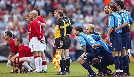 Bayer Leverkusens Mannschaft setzte sich 2002 im Halbfinale gegen Manchester United durch