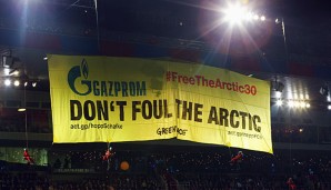 Beim CL-Spiel Basel gegen Schalke hatten Greenpeace-Aktivisten eine Protestaktion gestartet