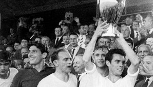 Jose Santamaria und Real Madrid feierten 1959 den Titel in Stuttgart