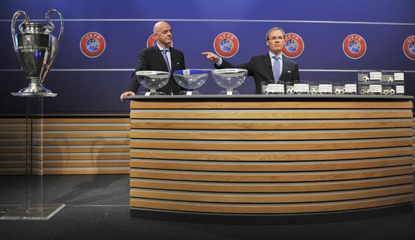 Gianni Infantino (l.) und Giorgio Marchetti sind die Zeremonienmeister der UEFA-Auslosungen