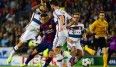 Kein Zugriff: Das Münchner Mittelfeld hatte gegen Neymar und Konsorten keine Antwort parat
