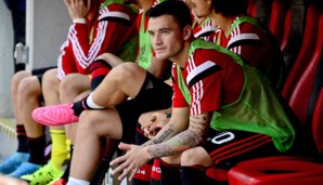 Leverkusen-Neueinkauf Charles Aranguiz saß beim Saisonauftakt zunächst noch auf der Bank