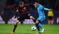 Der FC Barcelona mit Adriano (r.) war in Leverkusen gegen Kramer (l.) zu Gast