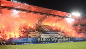Die Fans von Legia Warschau brannten ein regelrechtes Feuerwerk ab