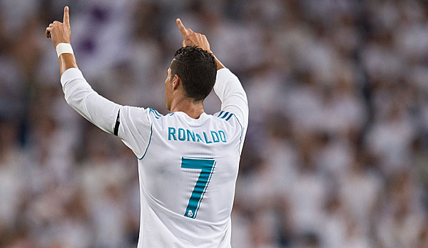 Cristiano Ronaldo setzte sich bei der Wahl zum Fußballer des Jahres gegen Lionel Messi und Gianluigi Buffon durch