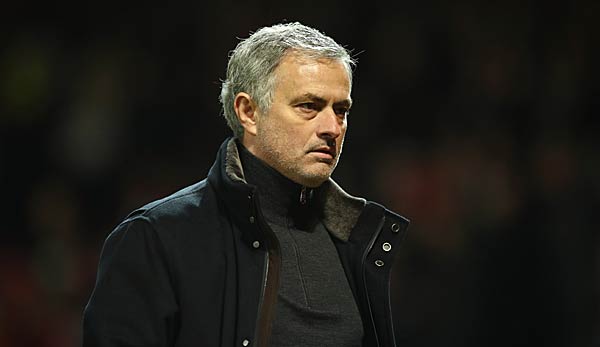 Trainer Jose Mourinho hat das Ausscheiden von Manchester United in der Champions League gegen den FC Sevilla relativiert.