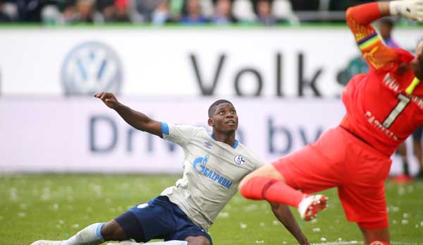 Breel Embolo spielt mit dem FC Schalke 04 in der kome