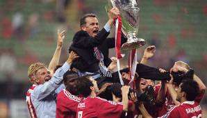 Der FC Bayern hatte zuvor das Champions-League-Finale gegen den FC Valencia gewonnen. Im Elfmeterschießen wurde Oliver Kahn zum Helden.
