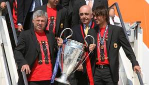 In seiner Zeit beim AC Mailand gewann Carlo Ancelotti, zusammen mit AC-Kapitän Paolo Maldini, zwei Champions-League-Titel als Trainer (2003 und 2007).