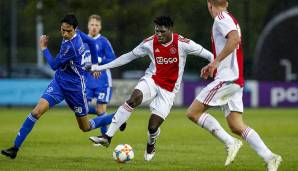 Im Januar wechselte LASSINA TRAORE von Ajax Cape Town in die Niederlande. Gleich bei seinem Debüt traf der Stürmer aus Burkina Faso für Jong Ajax und ließ in der Rückrunde noch weitere sieben Treffer folgen.