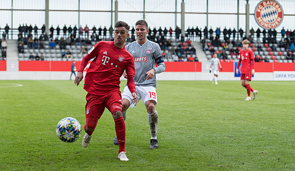 Die Partie zwischen Olympiakos und dem FC Bayern in der Youth League wurden von Ausschreitungen überschattet.