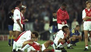 AJAX AMSTERDAM in der Saison 1995/96: Besser machte es die goldene Generation von Ajax um van der Sar, de Buer, Davids und Kluivert. Nach Siegen gegen Dortmund und Athen stoppte die Niederländer erst Juve im Elfmeterschießen im Finale.