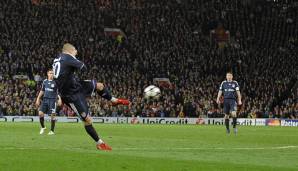 In der 74. Minute folgte der große Auftritt von Robben, der eine Ribery-Ecke volley verwandelte. Das Weiterkommen war perfekt, im Finale unterlagen die Bayern aber Mourinhos Inter. Hier die Aufstellung von United vs. Bayern.