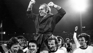 Udo Lattek (FC Bayern München): Unter ihm holte der FCB gegen Atletico Madrid als erstes deutsches Team den Europapokal der Landesmeister 1974. Hans-Georg "Katsche" Schwarzenbeck rettete die Bayern in der Verlängerung noch in ein Wiederholungsspiel.