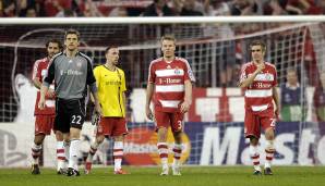 14. April 2009, Viertelfinal-Rückspiel (1:1) - Abwehr des FC Bayern: Christian Lell, Lucio, Martin Demichelis, Philipp Lahm