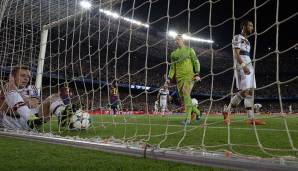Das Hinspiel endete 3:0 für die Katalanen: Manuel Neuer hielt den FCB lange im Spiel, doch kurz vor Schluss traf Lionel Messi doppelt. Bayern ging auf das Auswärtstor - die Ausgangslange wurde durch das 3:0 von Neymar jedoch noch schlechter.