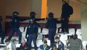 Beim BVB-Spiel 2010 in Sevilla war die spanische Polizei fortwährend im Gästeblock anwesend.
