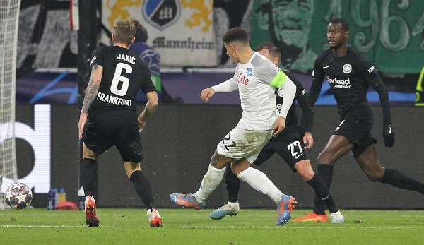 Giovanni di Lorenzo trifft für den SSC Neapel zum 2:0.