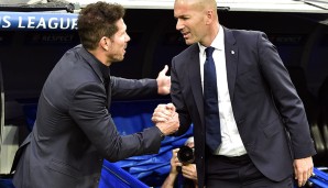 Die Dirigenten an der Seitenlinie: Rojiblanco-Coach Diego Simeone und Real-Trainr Zinedine Zidane