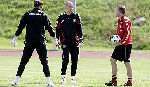 Torwart-Trainer Andreas Köpke (r.) verteidigt die Keeper-Auswahl in der Nationalmannschaft