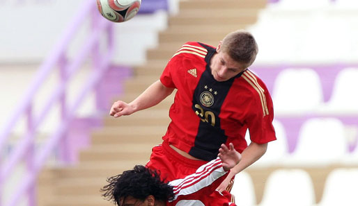 Lasse Sobiech (o.) erzielte gegen Belgien das Tor des Tages