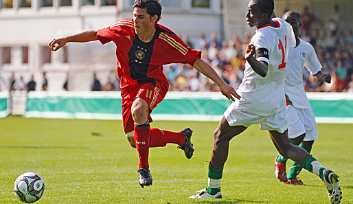 Kevin Volland (l.) von 1860 München erzielte den Ausgleich für die U 18 gegen Burkina Faso