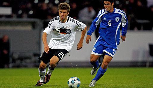 Bayern-Youngster Thomas Müller (l.) soll dem DFB-Team in der EM-Quali gegen Nordirland helfen