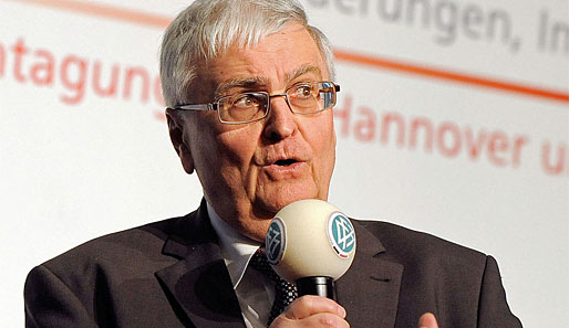 Theo Zwanziger wurde am 8. September 2006 einstimmig zum DFB-Präsidenten gewählt